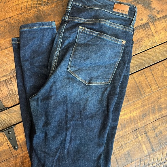 Judy Blue Dark Wash Skinny Jeans - Picture 3 of 3
